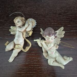 Source Unknown Cherub Figurines - Cream and Gold